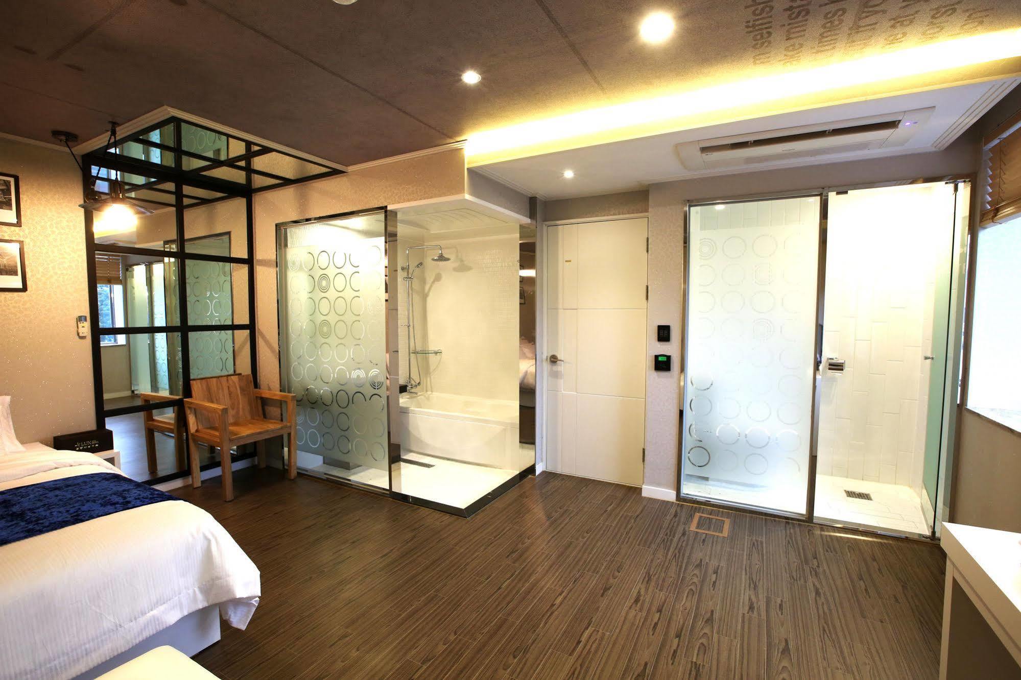 Jeju Lux Hotel Ojo-ri Exterior photo