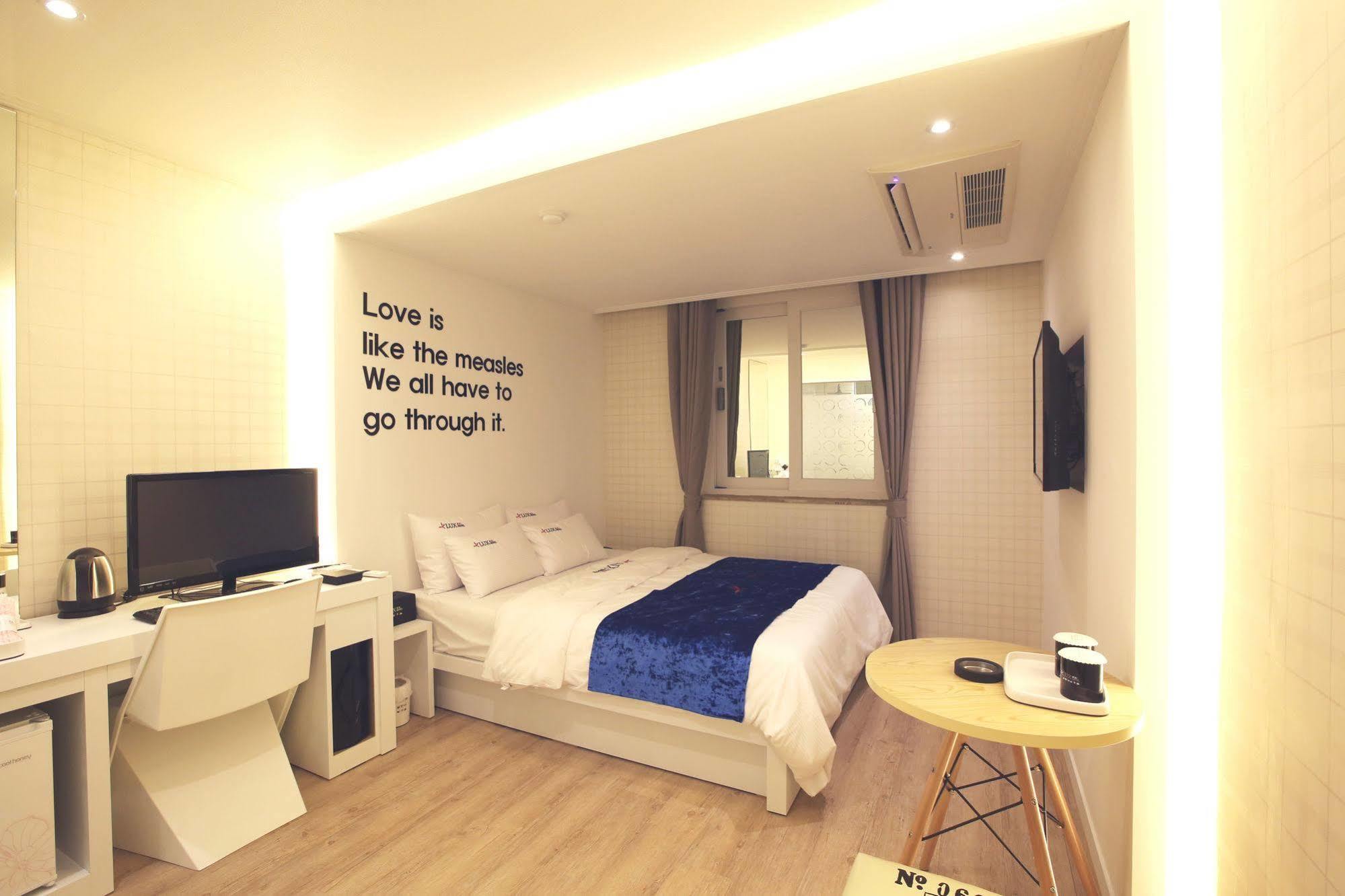 Jeju Lux Hotel Ojo-ri Exterior photo